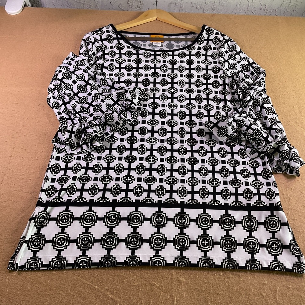 Ruby Rd Women's Medium Black White Geometric Tile Print Ruffle Cuff Knit Top